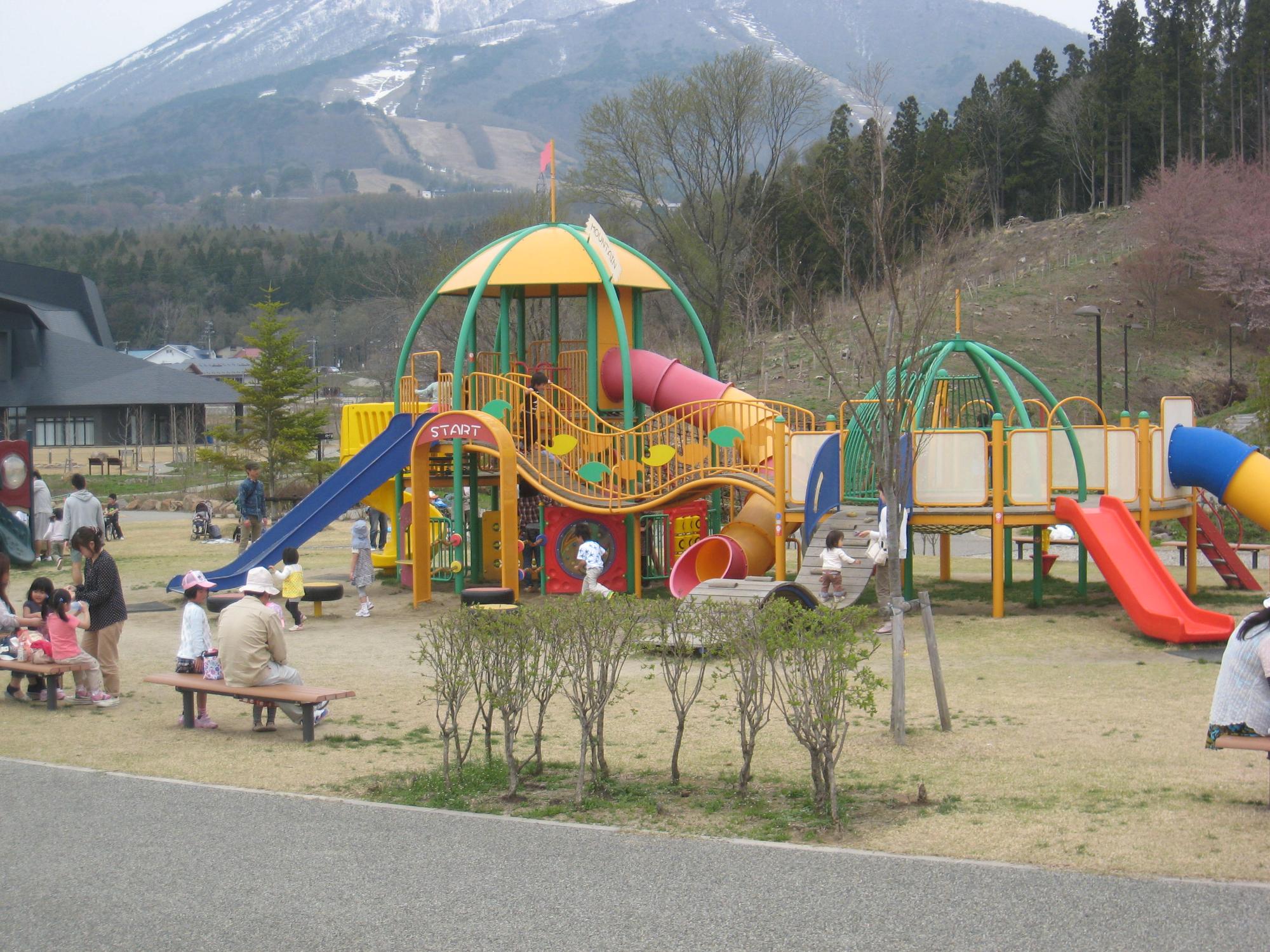 亀ヶ城公園わんぱく広場